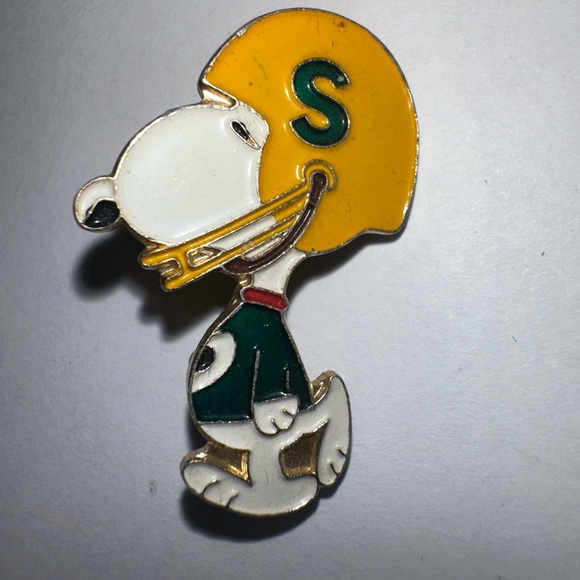 Snoopy Other - Snoopy Vintage Football Lapel Pin Collectible Yellow And Green Bay Football